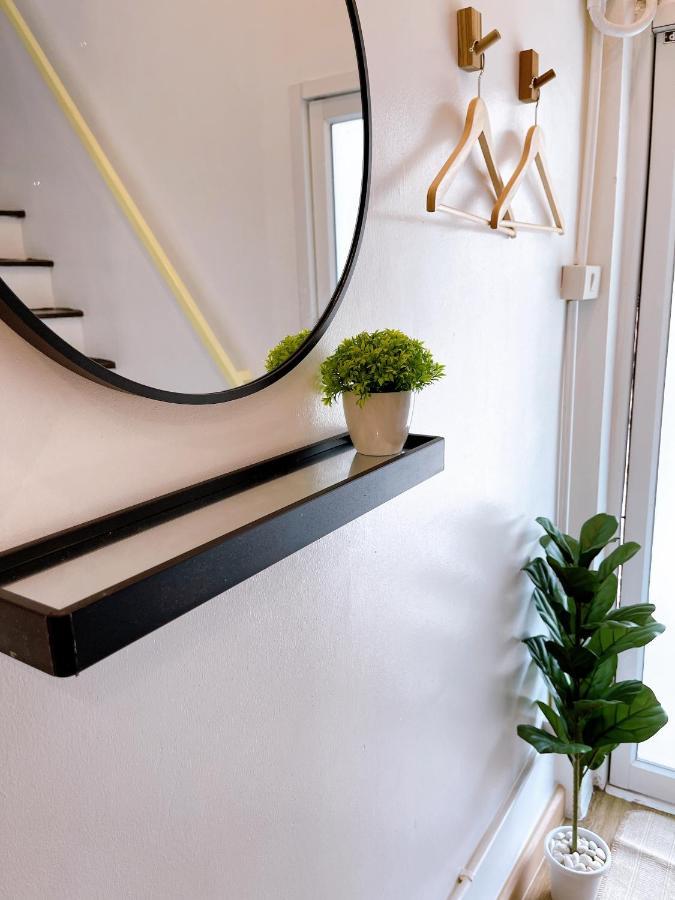Lively And Cozy Canal House ,Entire House Bangkok Exteriör bild